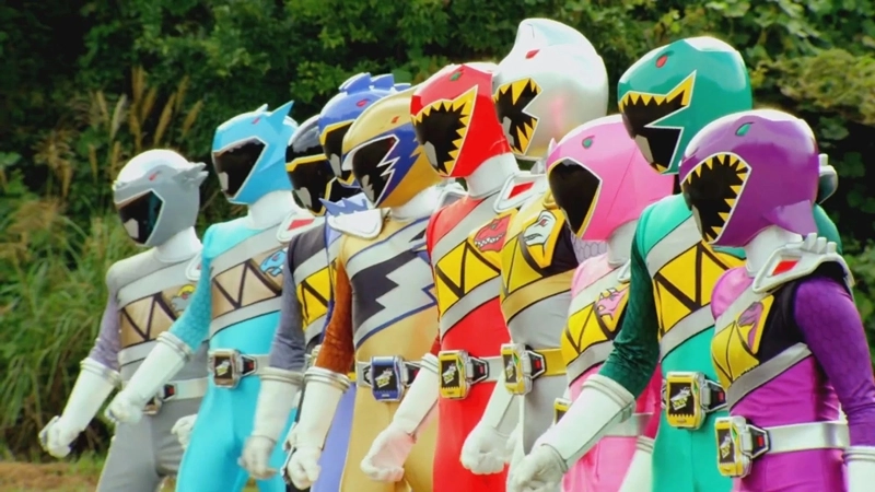 Buying and selling cheap Power Rangers Dino Charge (3)