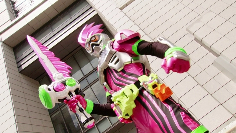 Buying and selling cheap Kamen Rider Ex-Aid (2)
